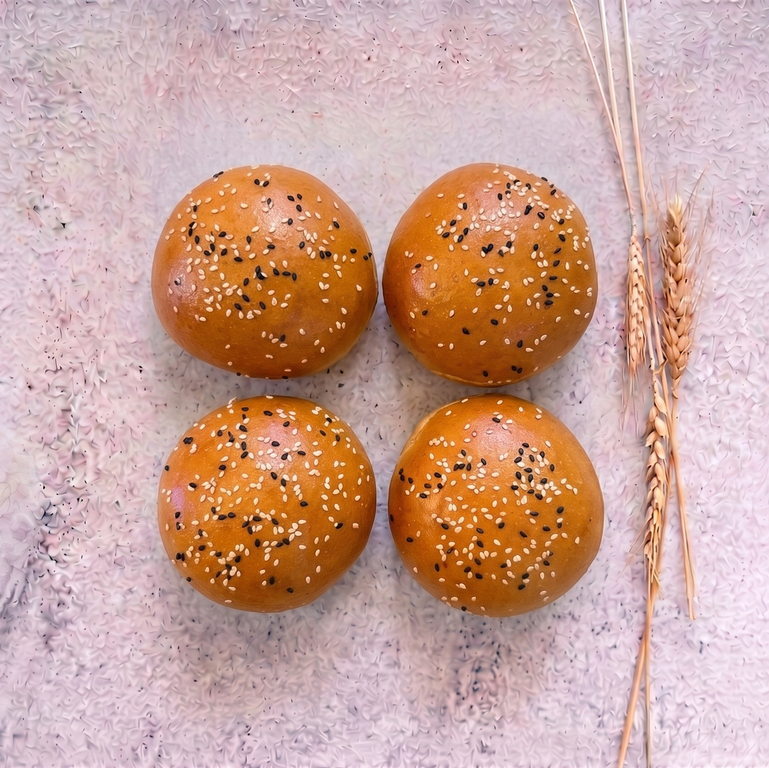 B&W Sesame Burger Buns